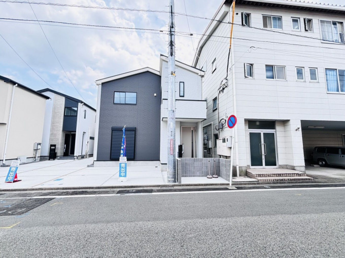 相模原市中央区東淵野辺、新築一戸建ての外観画像です