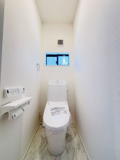 相模原市中央区東淵野辺、新築一戸建てのトイレ画像です