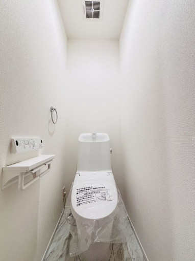 相模原市中央区東淵野辺、新築一戸建てのトイレ画像です
