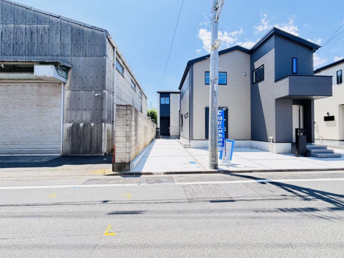 相模原市中央区東淵野辺、新築一戸建ての前面道路を含む現地写真画像です