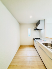 相模原市中央区上矢部、新築一戸建てのキッチン画像です