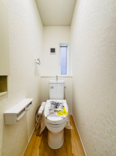 相模原市中央区光が丘、新築一戸建てのトイレ画像です