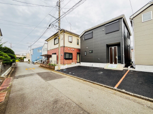 相模原市中央区光が丘、新築一戸建ての前面道路を含む現地写真画像です