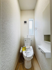 相模原市中央区光が丘、新築一戸建てのトイレ画像です