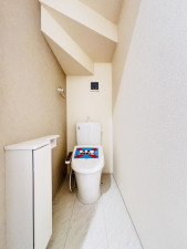 相模原市中央区宮下本町、新築一戸建てのトイレ画像です