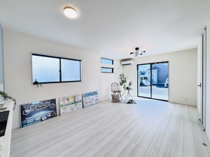 相模原市中央区宮下本町、新築一戸建ての居間画像です
