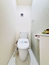相模原市中央区宮下本町、新築一戸建てのトイレ画像です