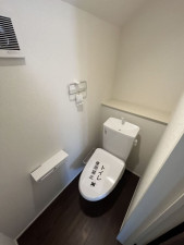 相模原市中央区淵野辺本町、新築一戸建てのトイレ画像です