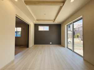 相模原市中央区横山台、新築一戸建ての居間画像です