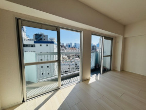 新宿区北新宿、中古マンションの居間画像です
