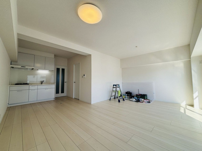 新宿区北新宿、中古マンションの居間画像です