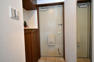 相模原市中央区清新、中古マンションの玄関画像です