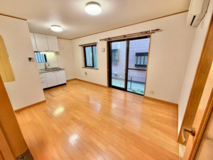 相模原市中央区淵野辺、中古一戸建ての居間画像です