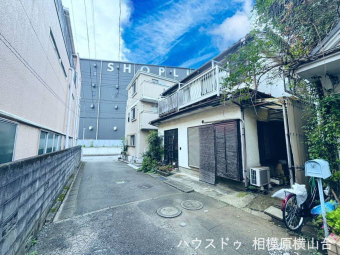 相模原市中央区田名、土地の前面道路を含む現地写真画像です