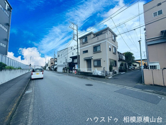 相模原市中央区田名、土地の前面道路を含む現地写真画像です