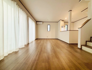 相模原市中央区星が丘、中古一戸建ての居間画像です