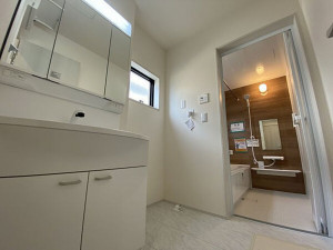 いわき市泉滝尻、新築一戸建ての洗面画像です