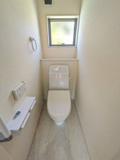 いわき市泉滝尻、新築一戸建てのトイレ画像です