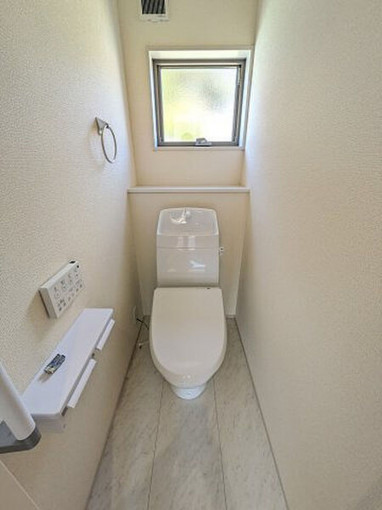 いわき市泉滝尻、新築一戸建てのトイレ画像です