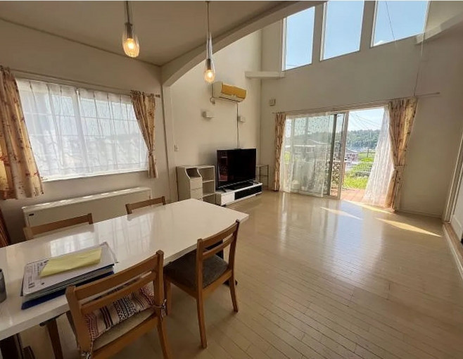 いわき市泉もえぎ台、中古一戸建ての居間画像です