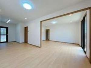 四日市市桜新町、中古一戸建ての居間画像です