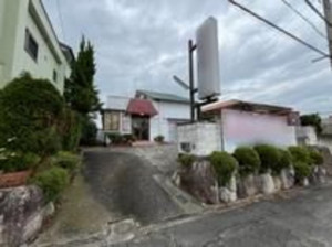 四日市市笹川、収益物件/店舗付住宅の画像です
