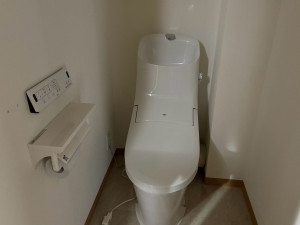 四日市市日永西、中古マンションのトイレ画像です