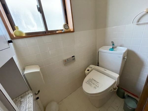 高山市西之一色町、中古一戸建てのトイレ画像です