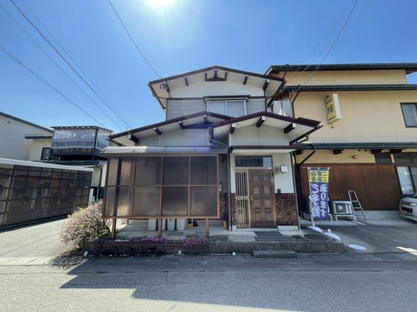 高山市石浦町、中古一戸建ての画像です