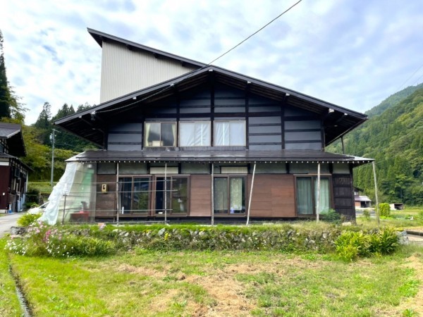 飛騨市河合町、中古一戸建ての画像です