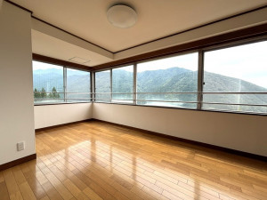 下呂市萩原町西上田、マンションの画像です