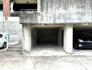 下呂市萩原町西上田、マンションの駐車場画像です