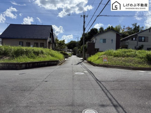 甲賀市甲南町耕心、土地の前面道路を含む現地写真画像です