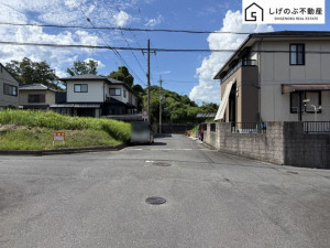 甲賀市甲南町耕心、土地の前面道路を含む現地写真画像です