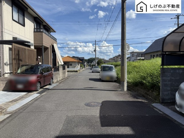 甲賀市甲南町耕心、土地の前面道路を含む現地写真画像です