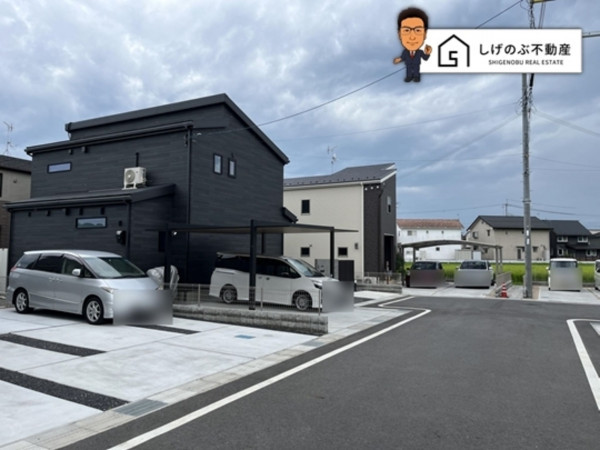 甲賀市甲南町野田、中古一戸建ての前面道路を含む現地写真画像です