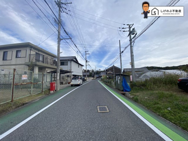 湖南市吉永、土地の前面道路を含む現地写真画像です