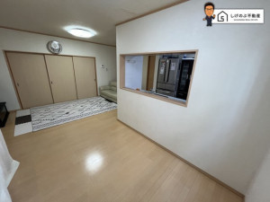 湖南市吉永、中古一戸建ての居間画像です