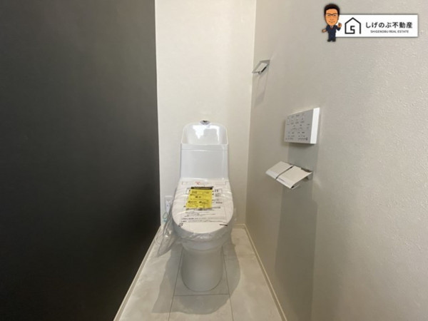湖南市若竹町、中古一戸建てのトイレ画像です