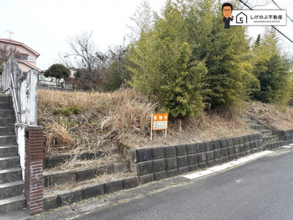 甲賀市甲南町希望ケ丘本町、土地の画像です