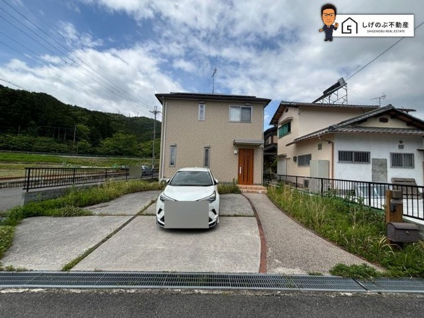 湖南市岩根、中古一戸建ての画像です