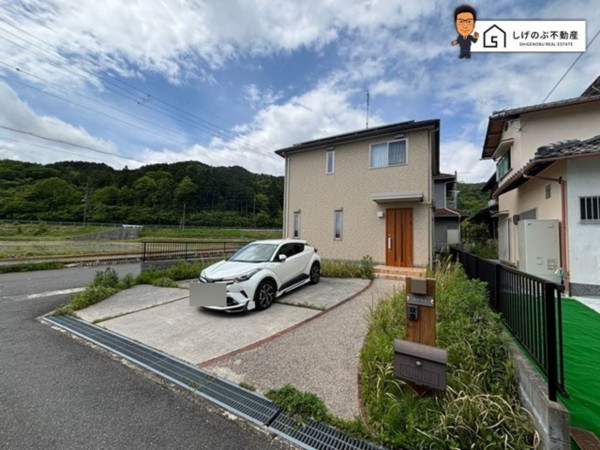 湖南市岩根、中古一戸建ての画像です