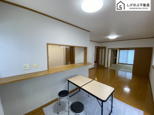 甲賀市水口町水口、中古一戸建ての居間画像です