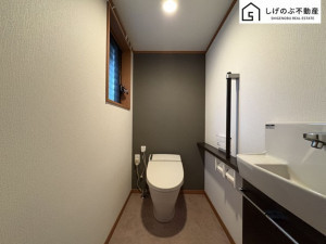 甲賀市信楽町多羅尾、中古一戸建てのトイレ画像です