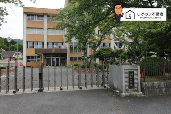 湖南市吉永、中古一戸建ての小学校画像です