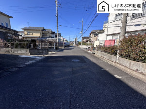 草津市新浜町、土地の前面道路を含む現地写真画像です