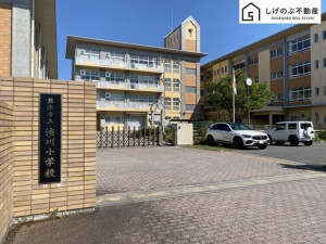 草津市渋川、新築一戸建ての小学校画像です