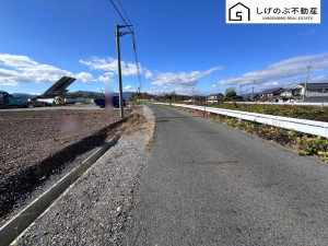 草津市南笠町、土地の前面道路を含む現地写真画像です