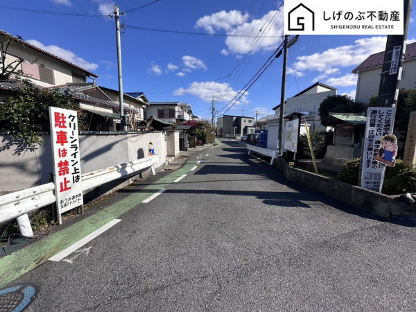 草津市南笠町、土地の前面道路を含む現地写真画像です