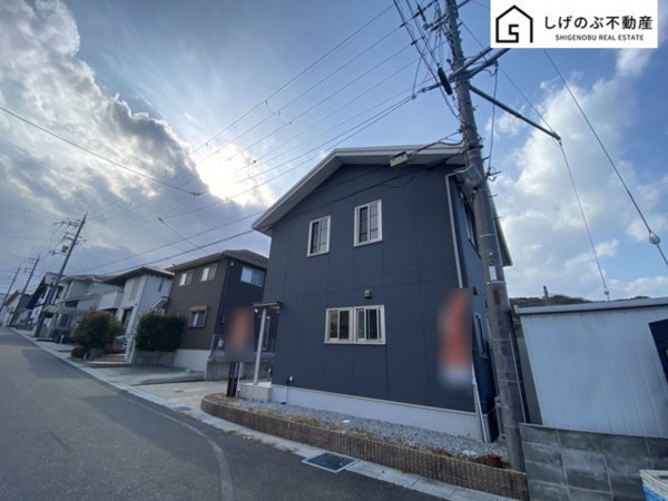 湖南市日枝山手台、中古一戸建ての画像です